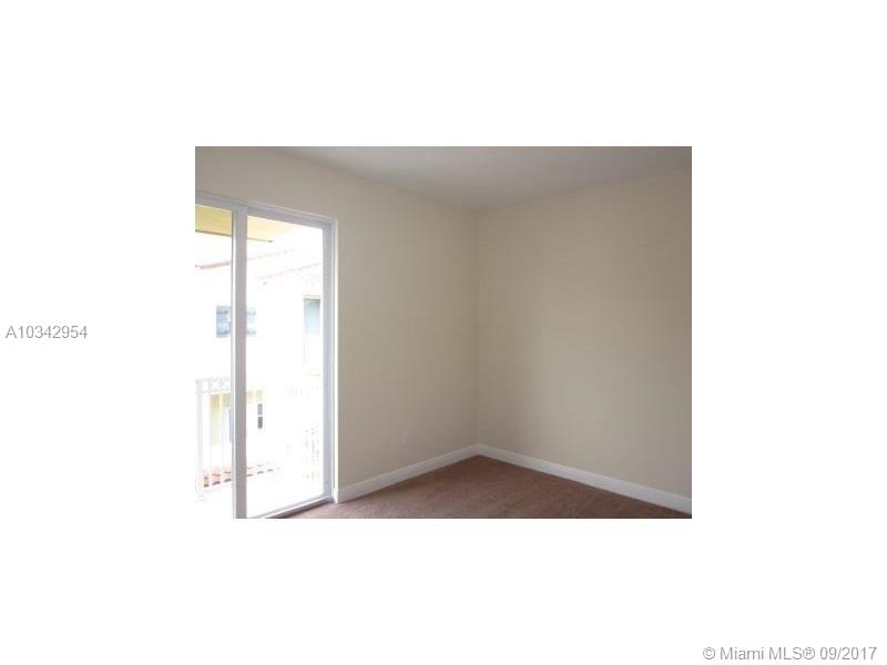 CROISSANT PARK - Residential Lease