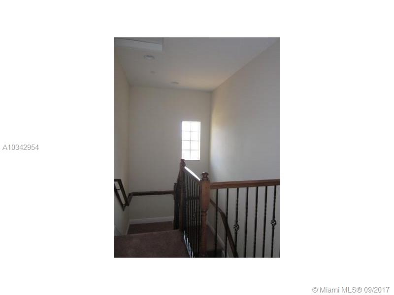 CROISSANT PARK - Residential Lease