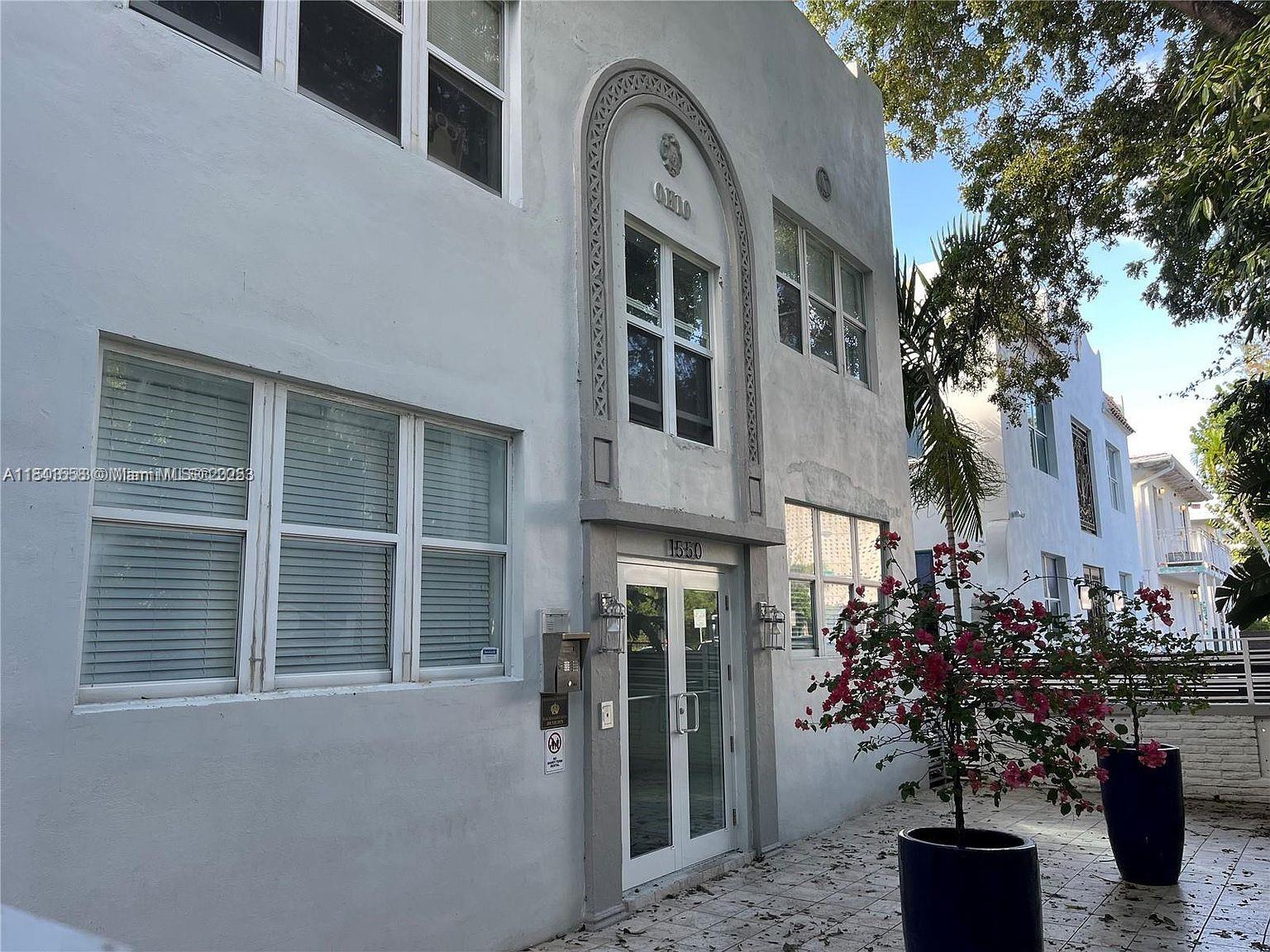 Charming corner unit nestled among lush trees, offering abundant natural light throughout. Located just 1 block from Lincoln Road and Española Way, and only 2 blocks from Ocean Drive and the stunning beaches of South Beach — the ultimate location for enjoying the best of Miami’s lifestyle, nightlife, and dining. apartment features:
Washer & dryer in-unit- Elegant travertine floors in the living area- Warm wood flooring in the bedroom -
Surrounded by greenery in a classic Art Deco building You won’t find a better location to settle into the vibrant heart of South Beach!
