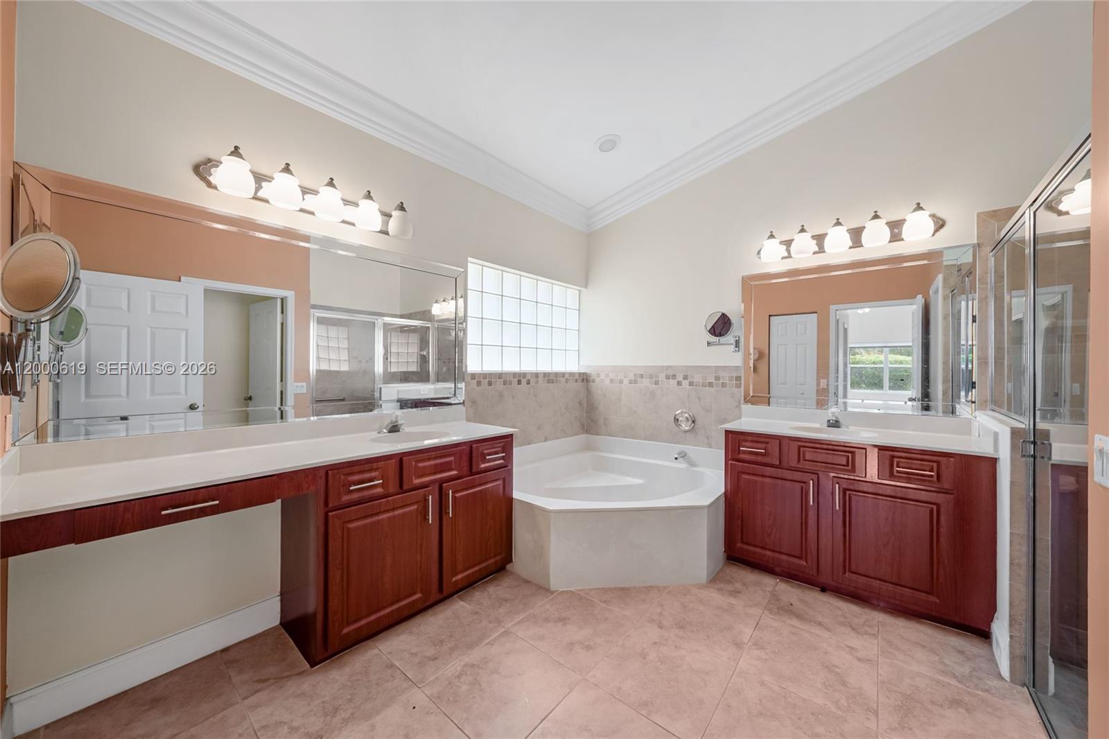 BALMORAL COUNTRY CLUB LAC - Residential