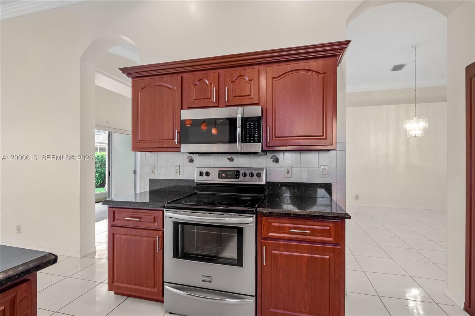 BALMORAL COUNTRY CLUB LAC - Residential