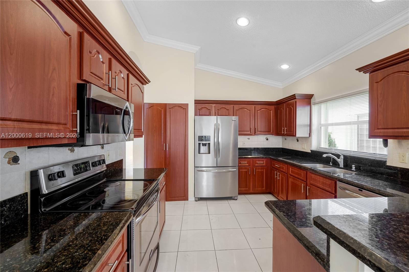 BALMORAL COUNTRY CLUB LAC - Residential