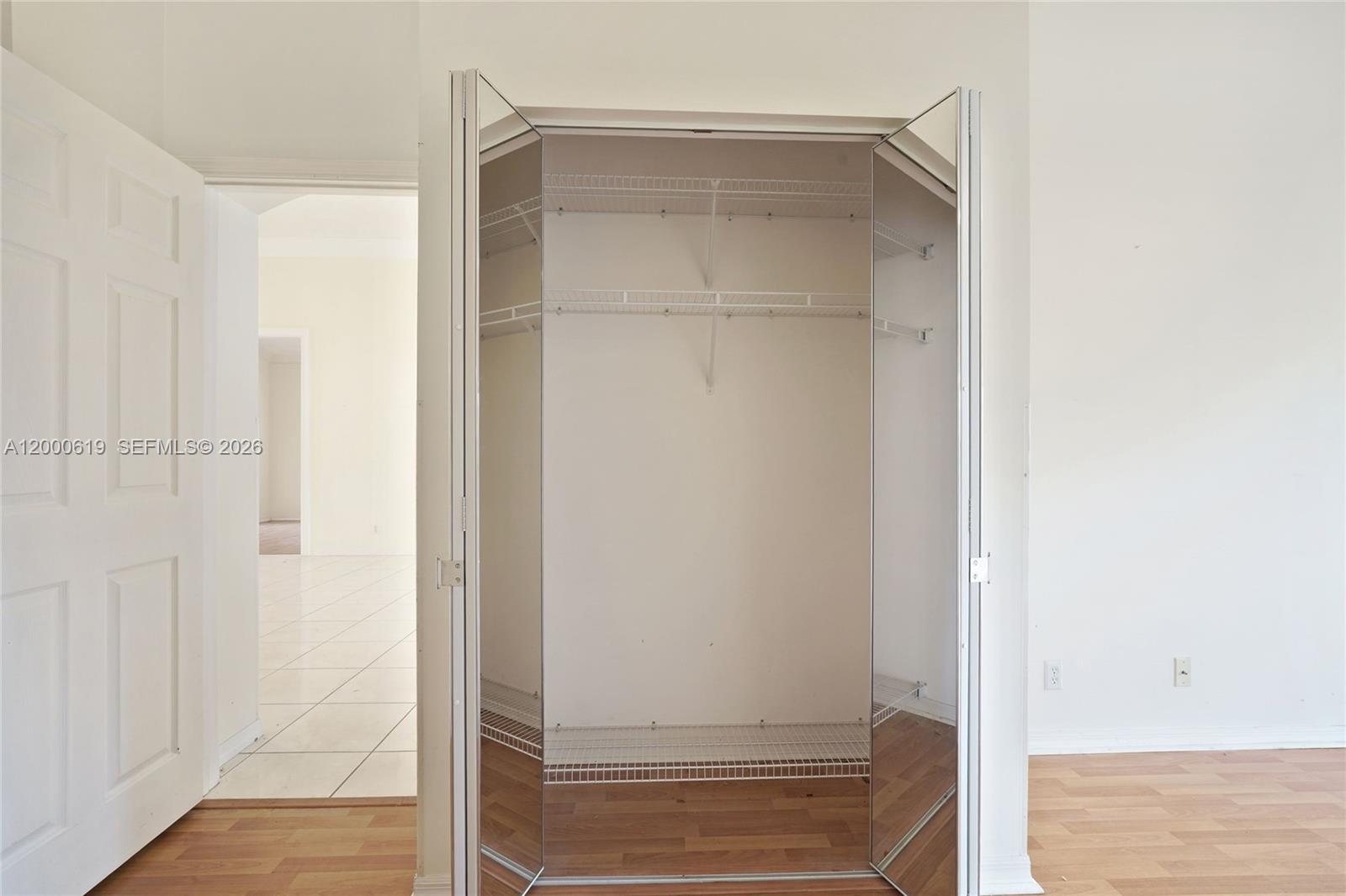 BALMORAL COUNTRY CLUB LAC - Residential