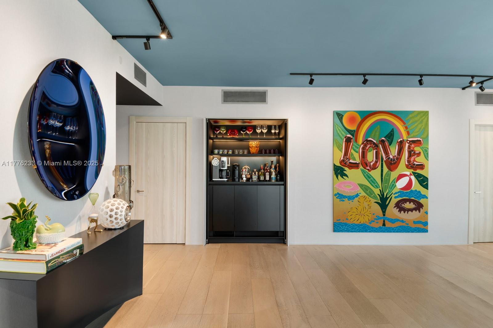 ONE OCEAN CONDO - Residential