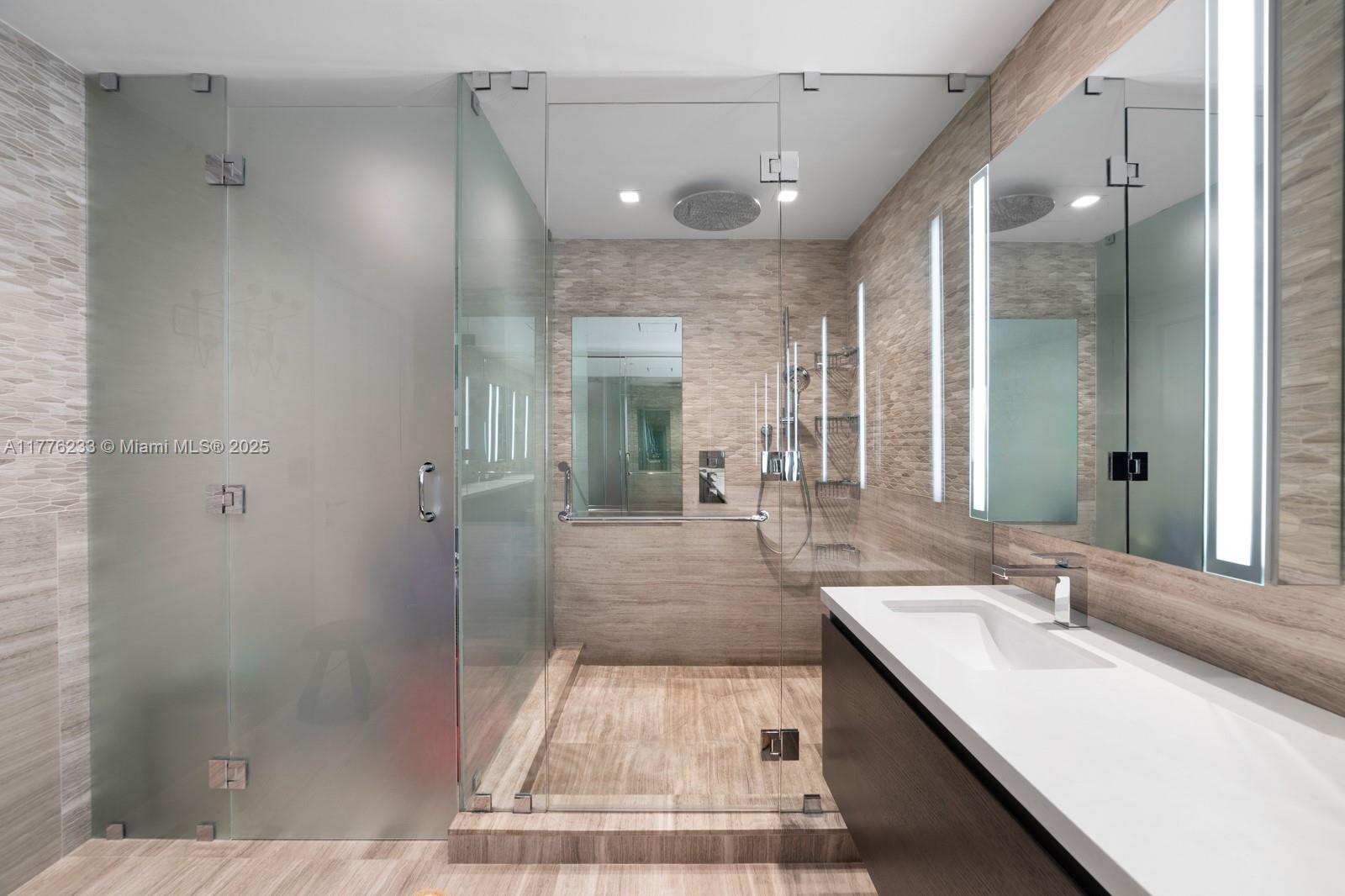 ONE OCEAN CONDO - Residential