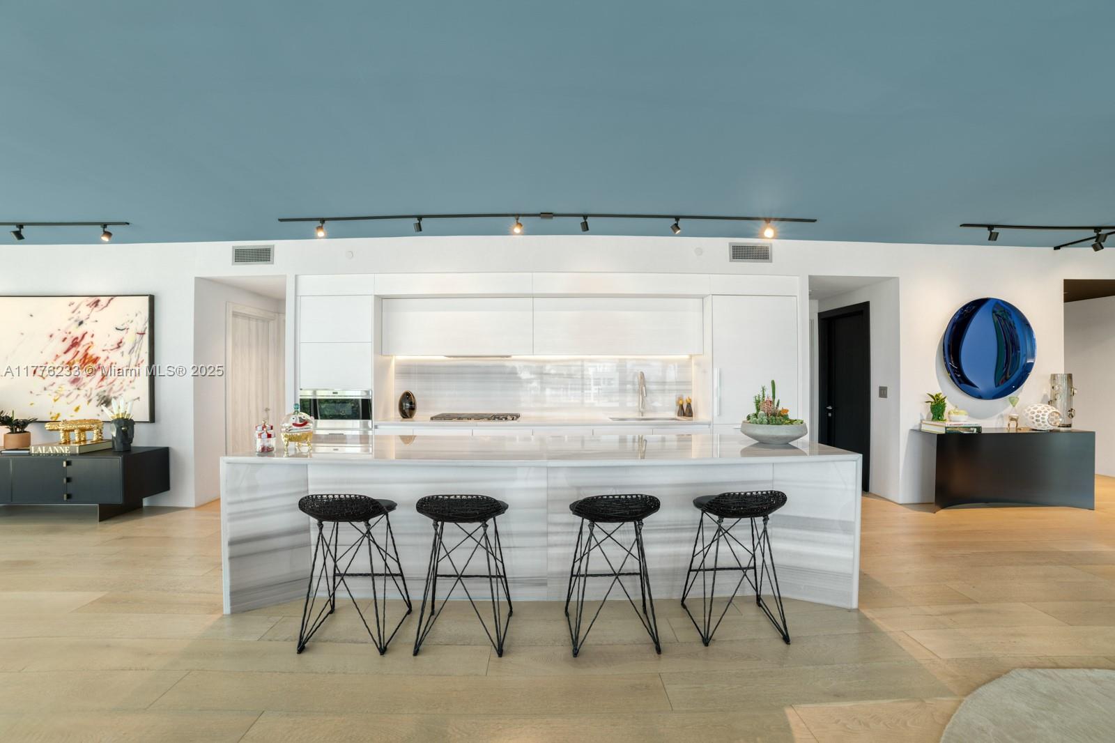 ONE OCEAN CONDO - Residential