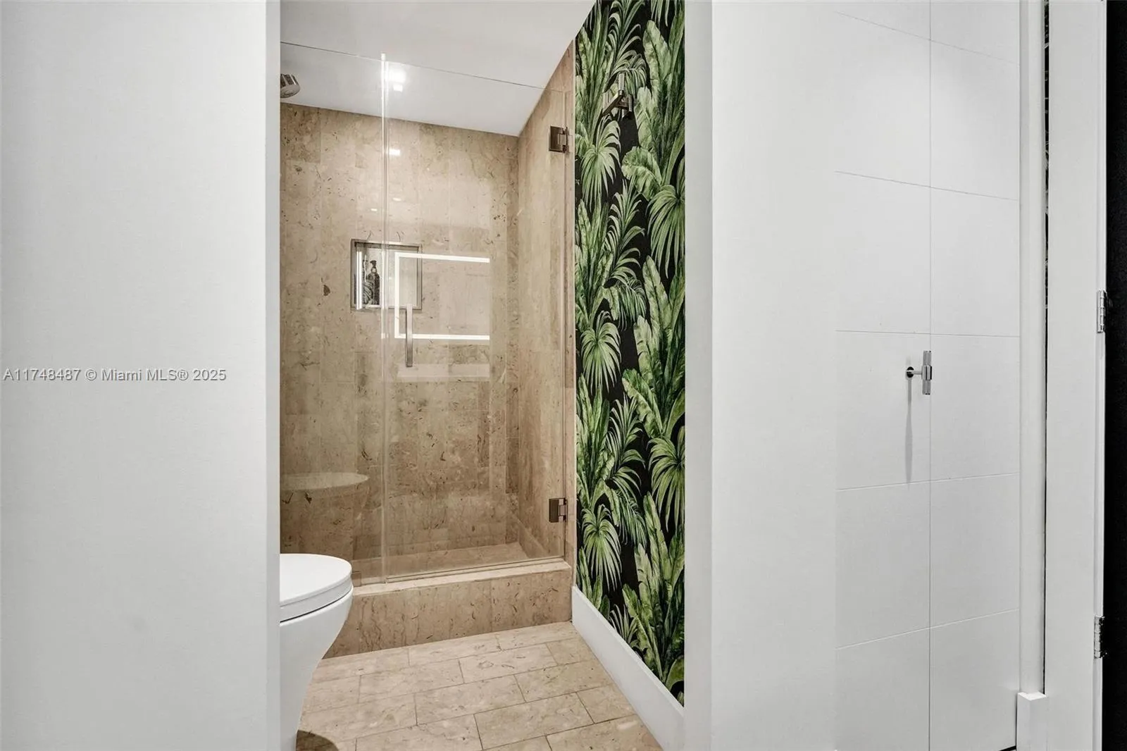 Miami, Florida 33181, United States, 1 Bedroom Bedrooms, ,2 BathroomsBathrooms,Residential,Active,77191