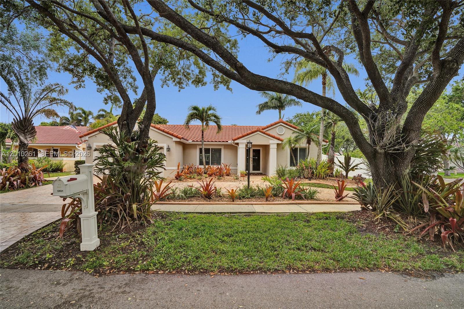 FLAMINGO ESTATES - Residential