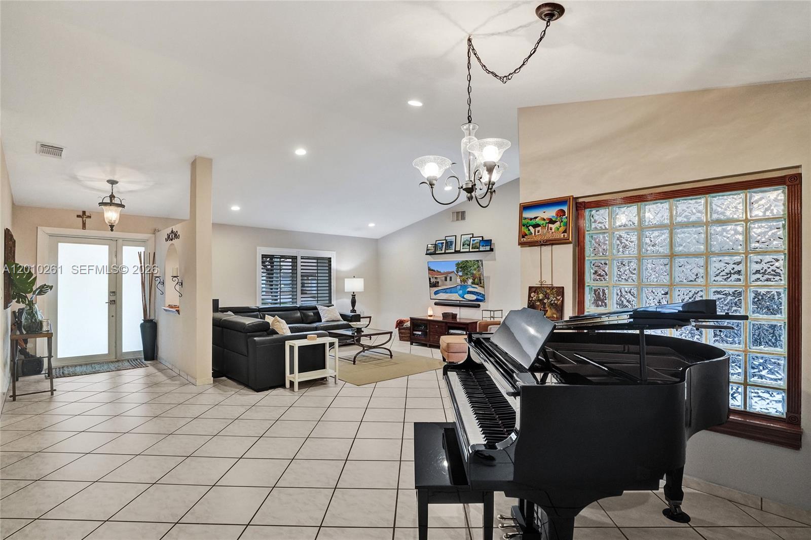 FLAMINGO ESTATES - Residential