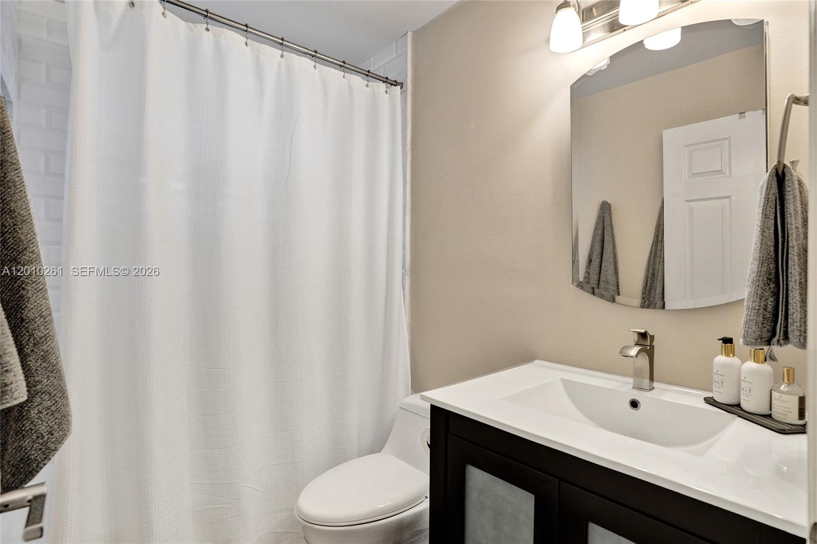 FLAMINGO ESTATES - Residential