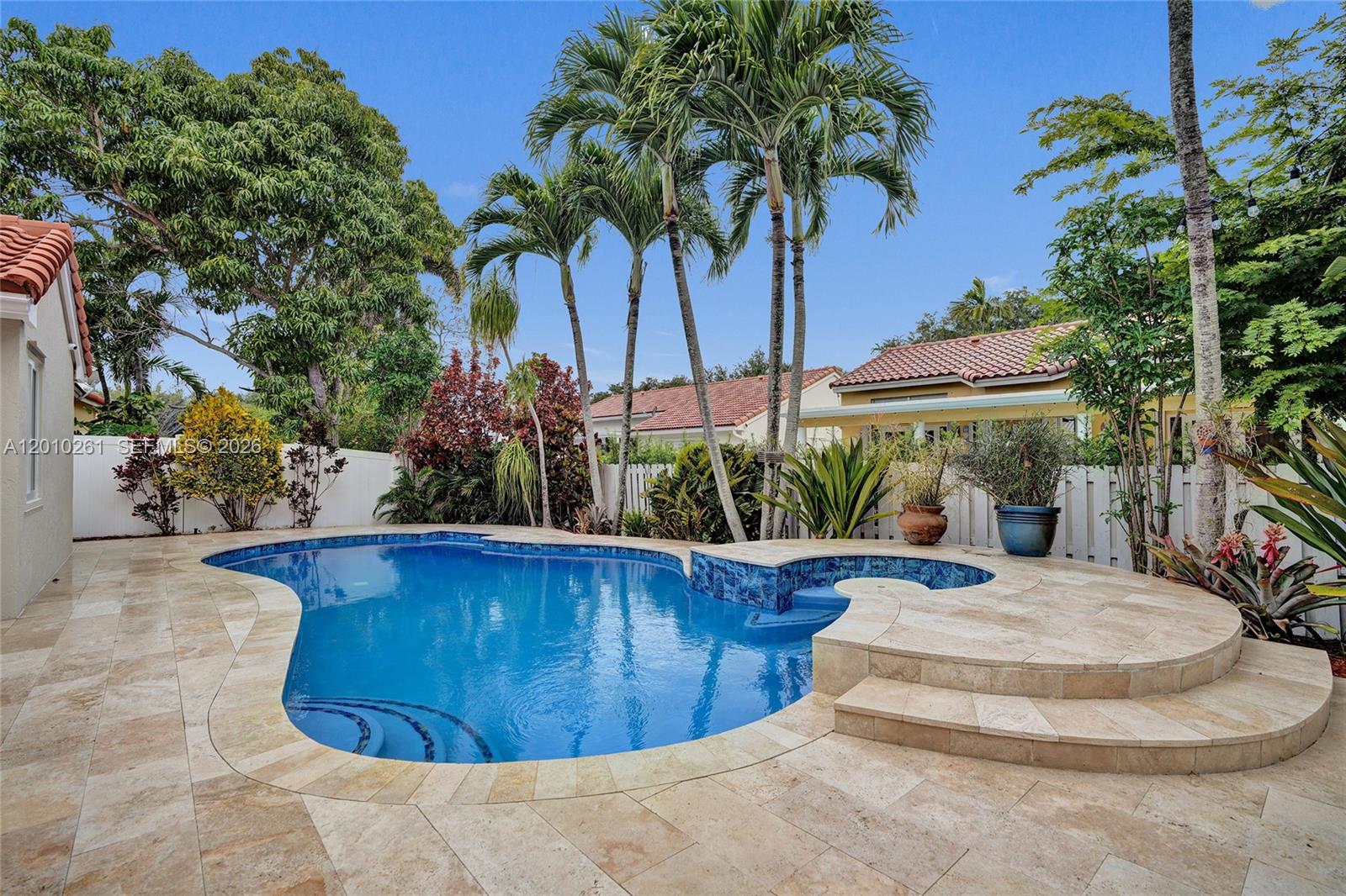 FLAMINGO ESTATES - Residential