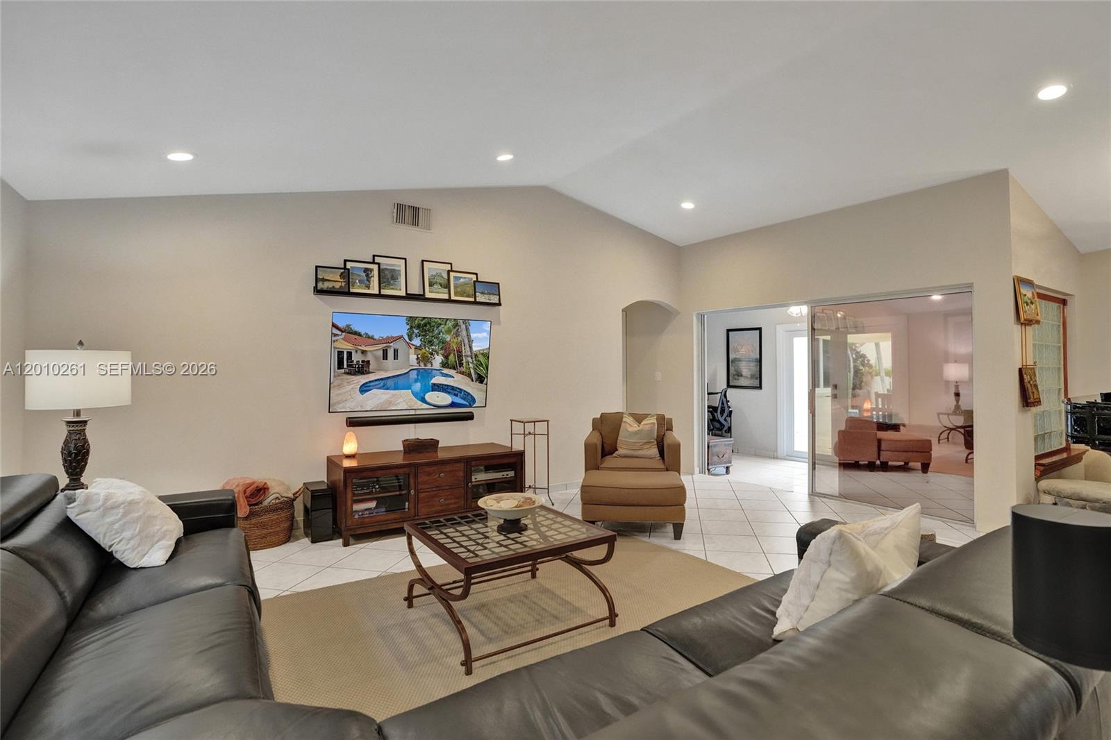 FLAMINGO ESTATES - Residential