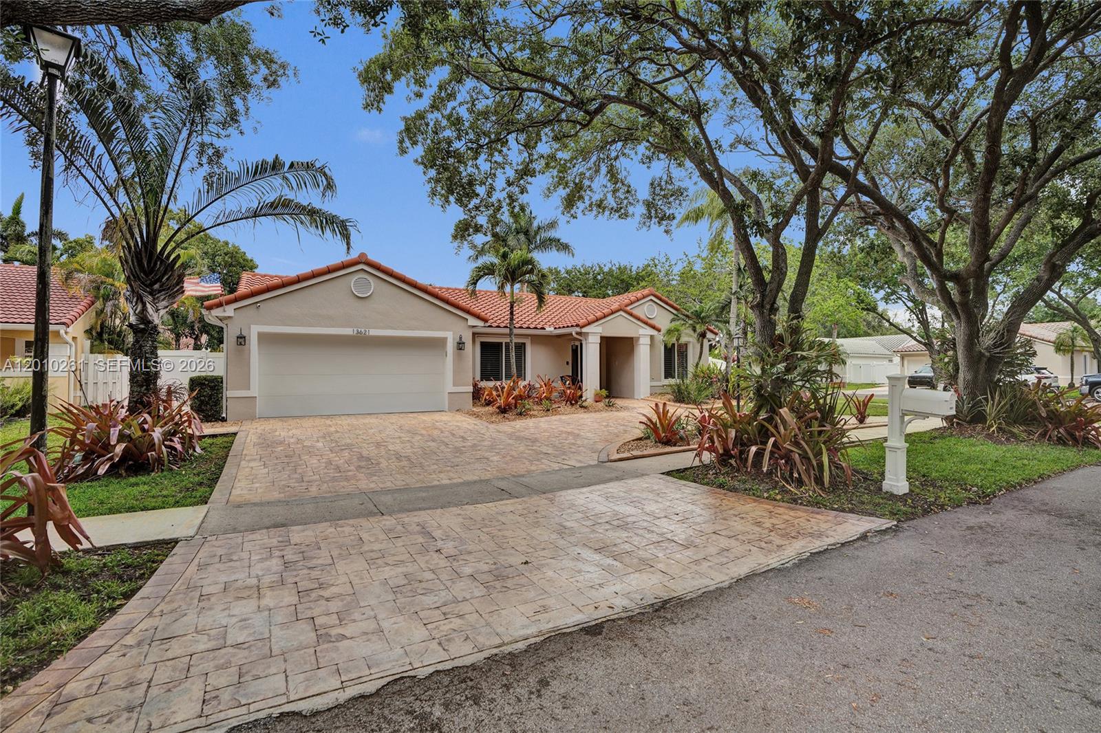 FLAMINGO ESTATES - Residential