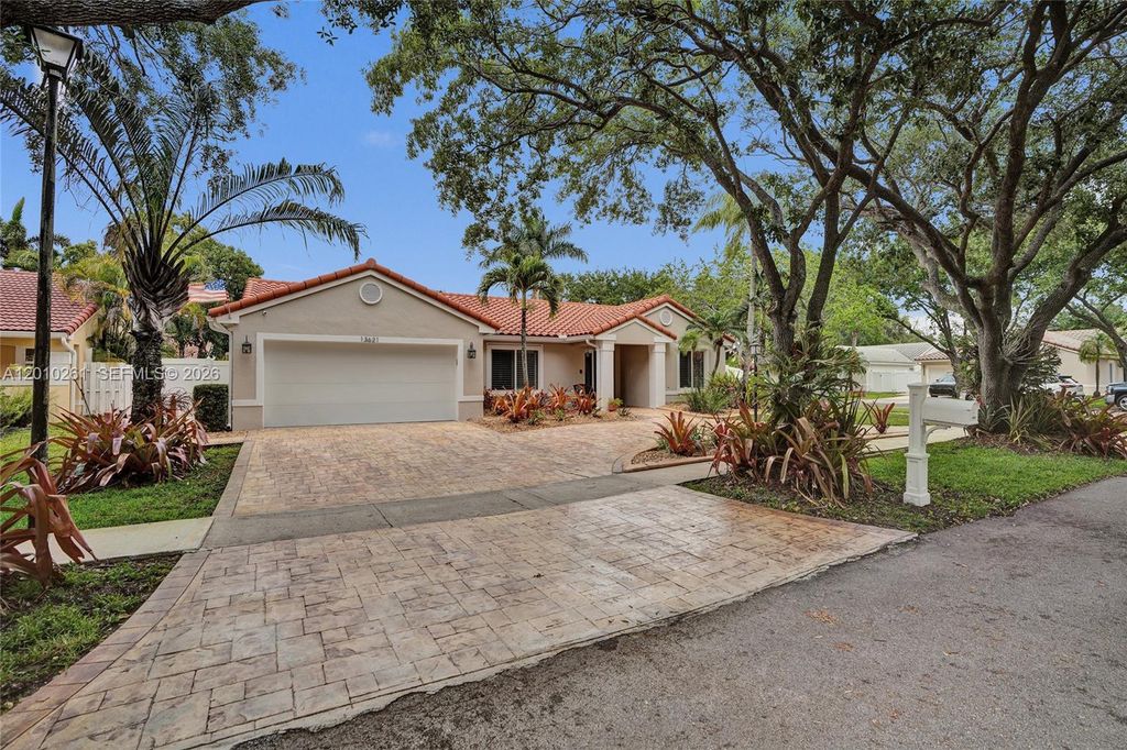 Photo of 13621 SW 18th St, Miramar, FL 33027 (MLS # A12010261)