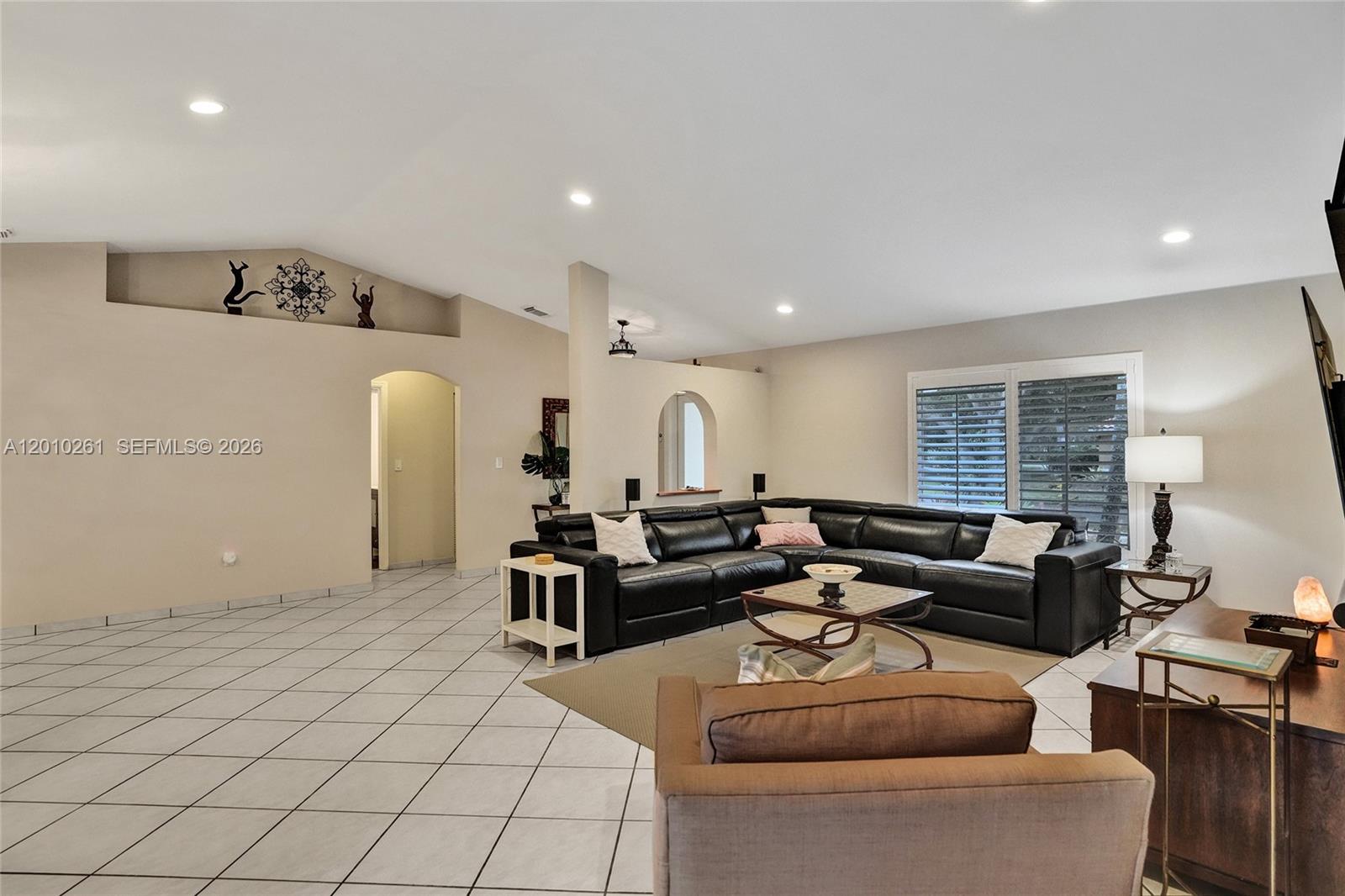 FLAMINGO ESTATES - Residential