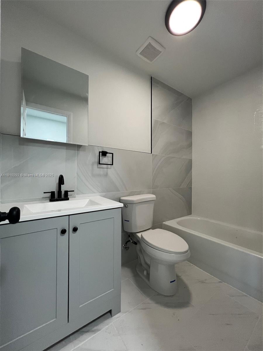 CORAL HIGHLANDS RESUB BLK - Residential Lease