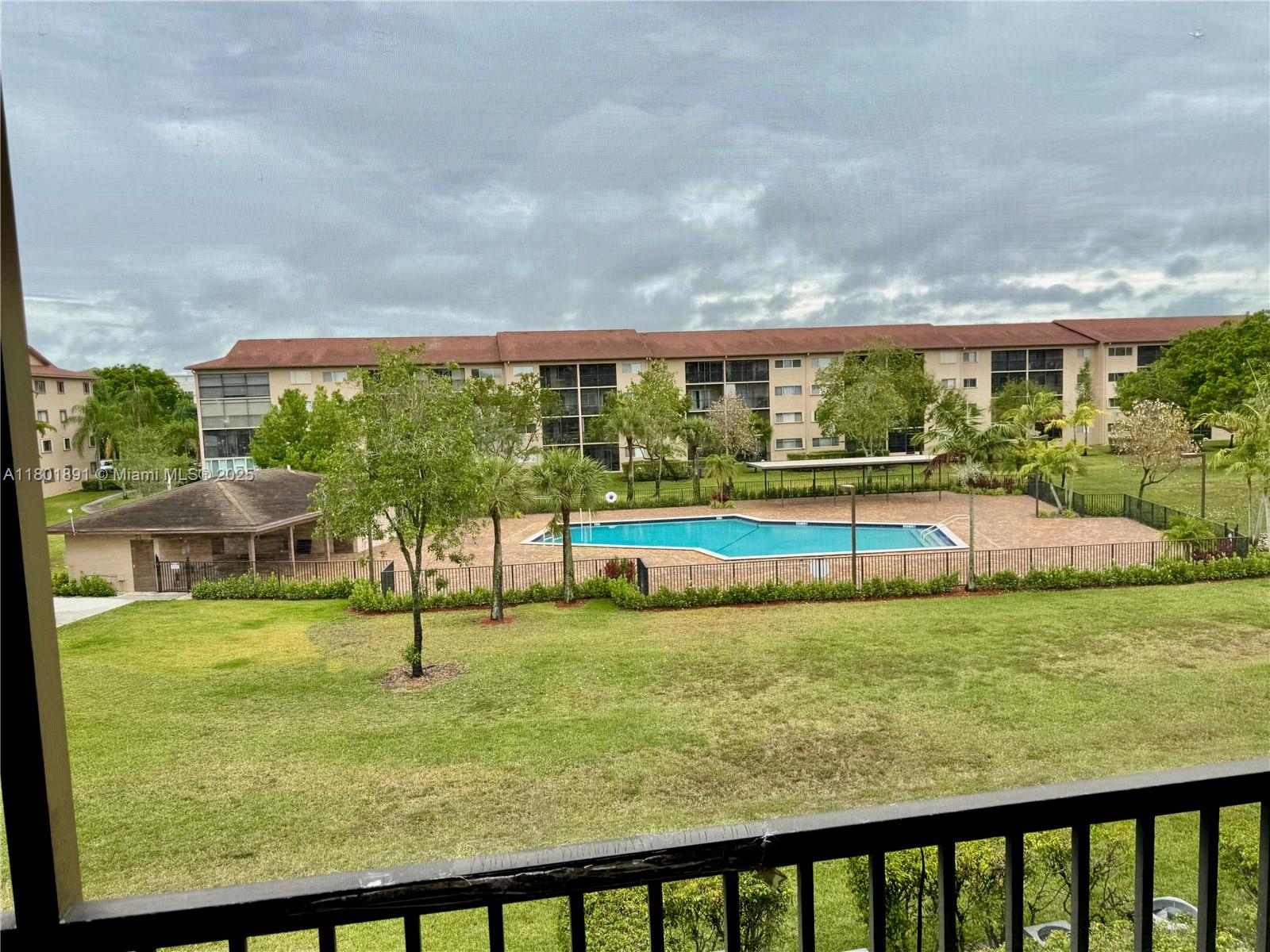 Property for Sale at 12650 Sw 15th St 303F, Pembroke Pines, Miami-Dade County, Florida - Bedrooms: 2 
Bathrooms: 2  - $215,000