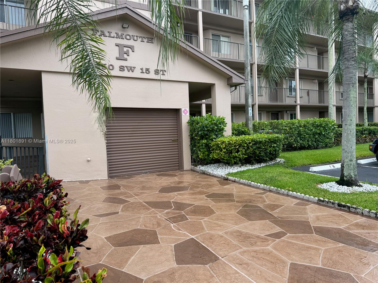 Property for Sale at 12650 Sw 15th St 303F, Pembroke Pines, Miami-Dade County, Florida - Bedrooms: 2 
Bathrooms: 2  - $215,000