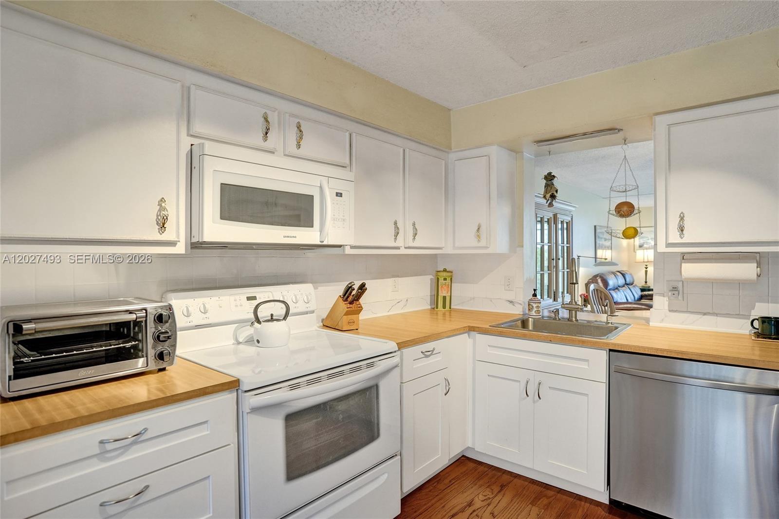 WATERS EDGE TOWERS CONDO - Residential