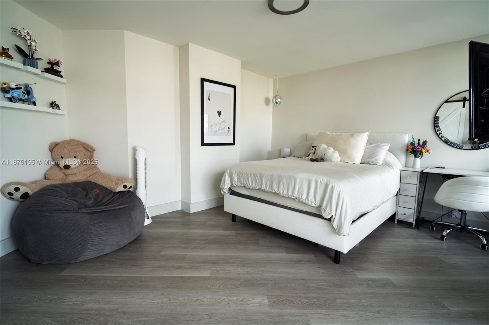 THE STERLING CONDO - Residential