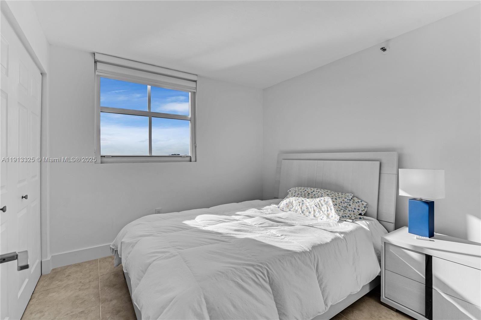 LA RIVE GAUCHE CONDO - Residential Lease