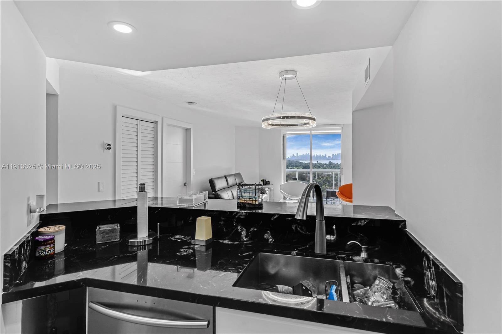 LA RIVE GAUCHE CONDO - Residential Lease