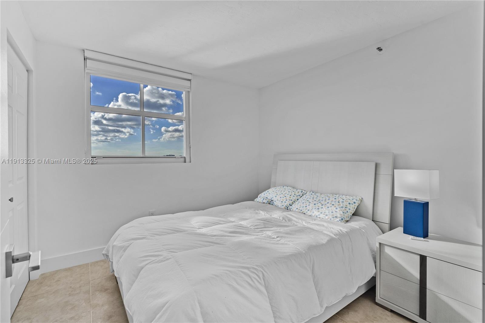 LA RIVE GAUCHE CONDO - Residential Lease