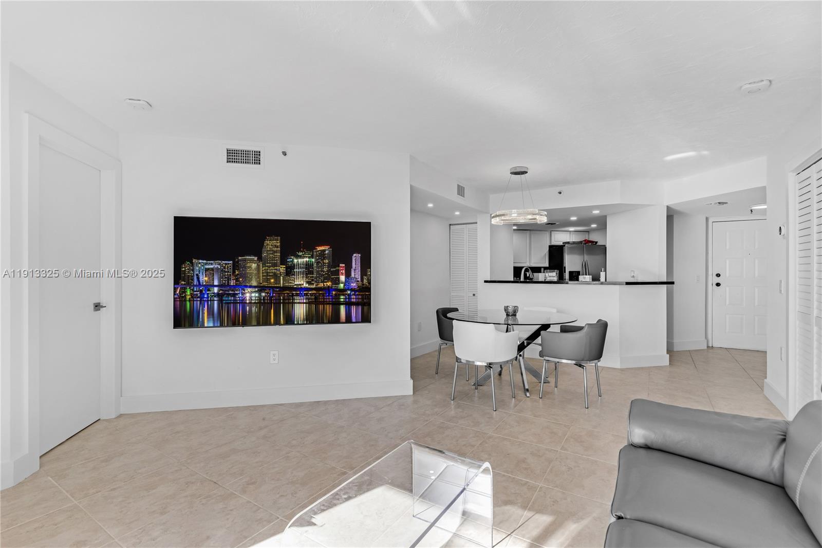 LA RIVE GAUCHE CONDO - Residential Lease