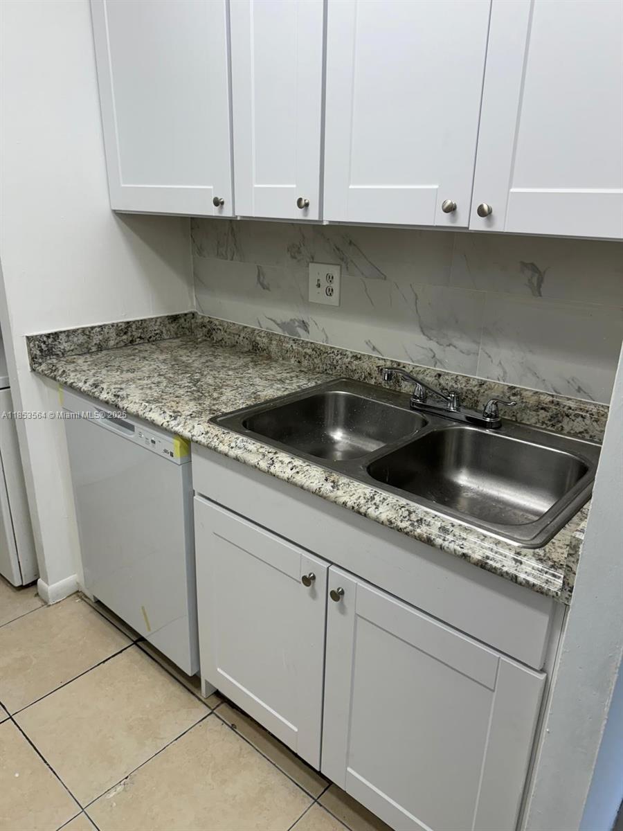 LAKEWOOD VILLAGE - Residential