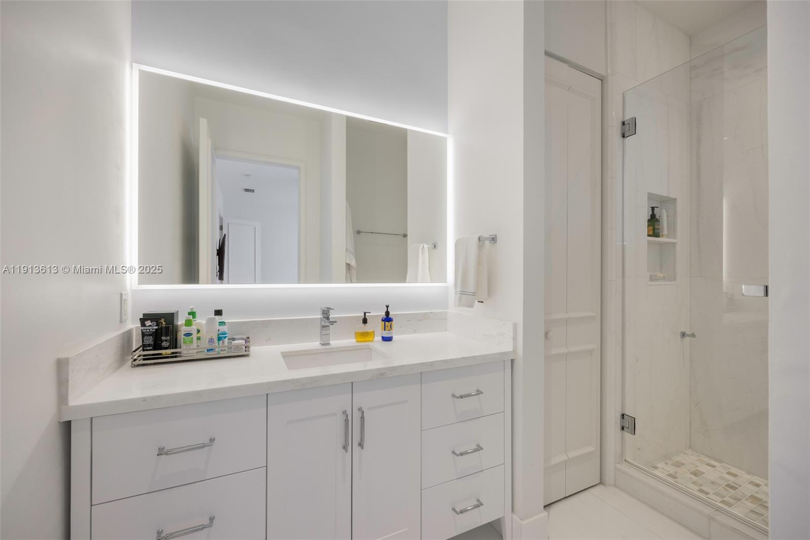 VILLAS DE VIZCAYA - Residential Lease