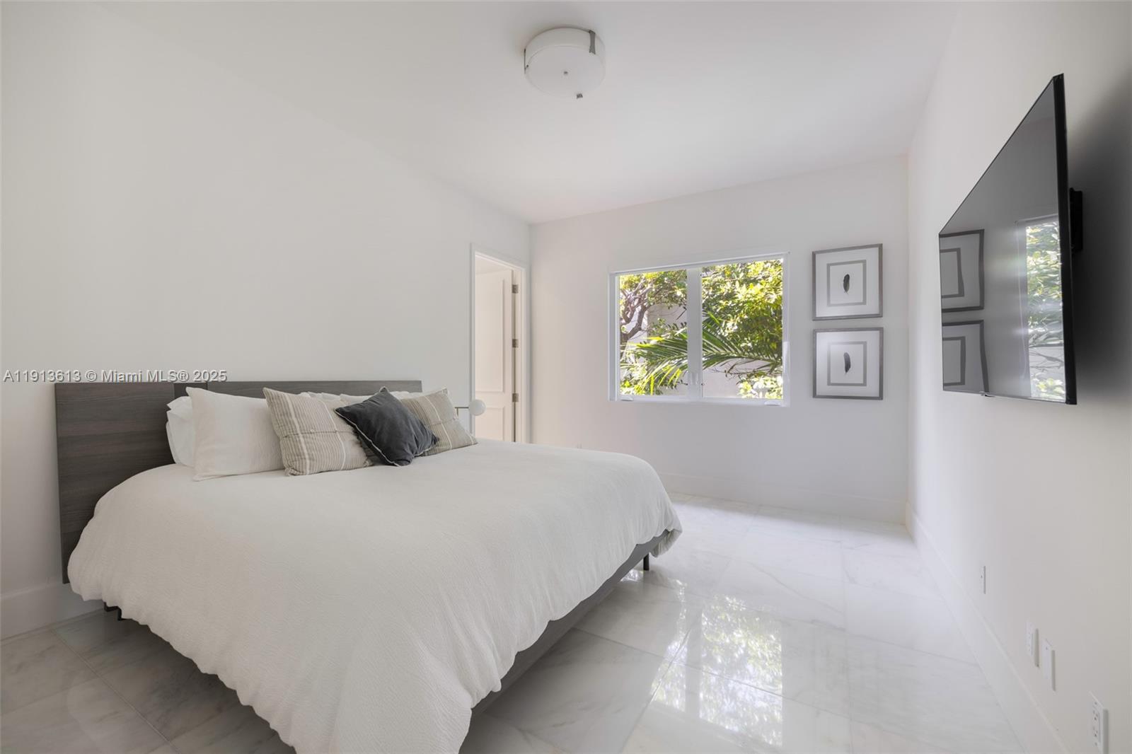 VILLAS DE VIZCAYA - Residential Lease