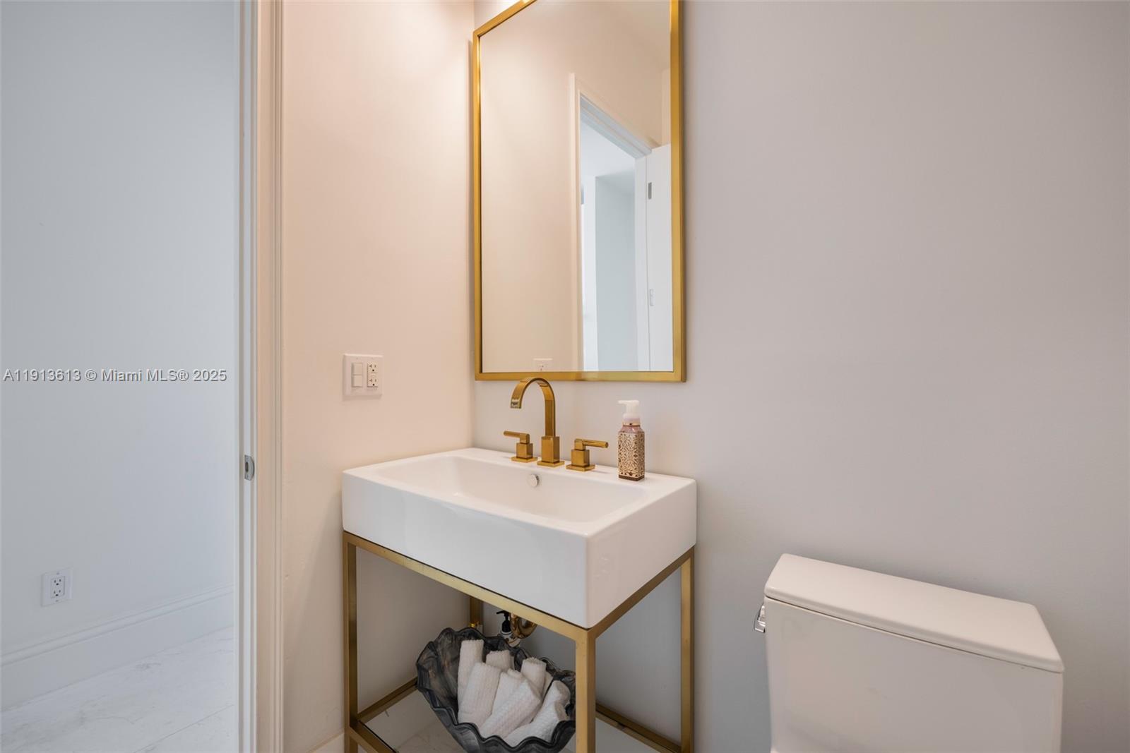 VILLAS DE VIZCAYA - Residential Lease