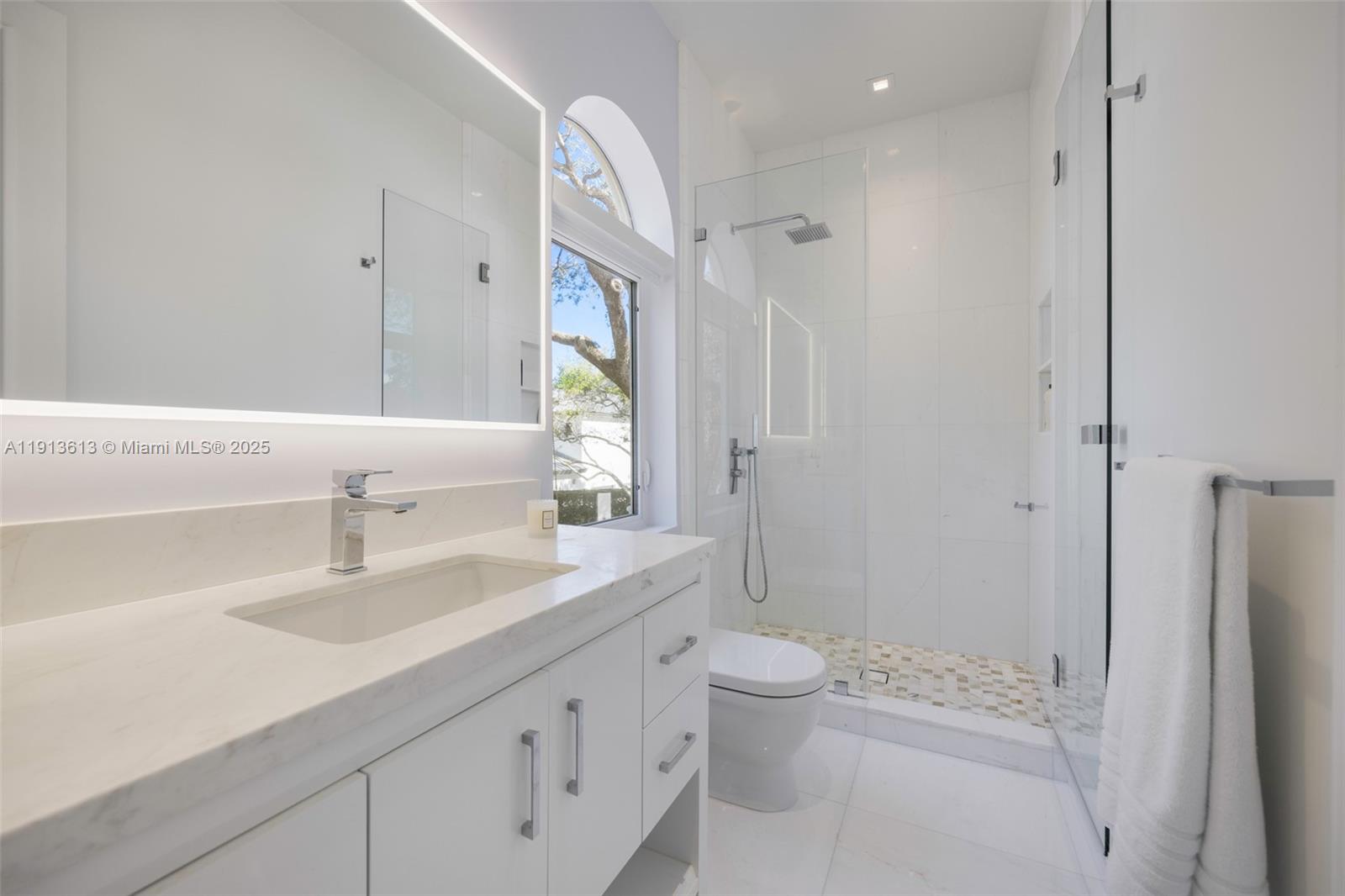 VILLAS DE VIZCAYA - Residential Lease