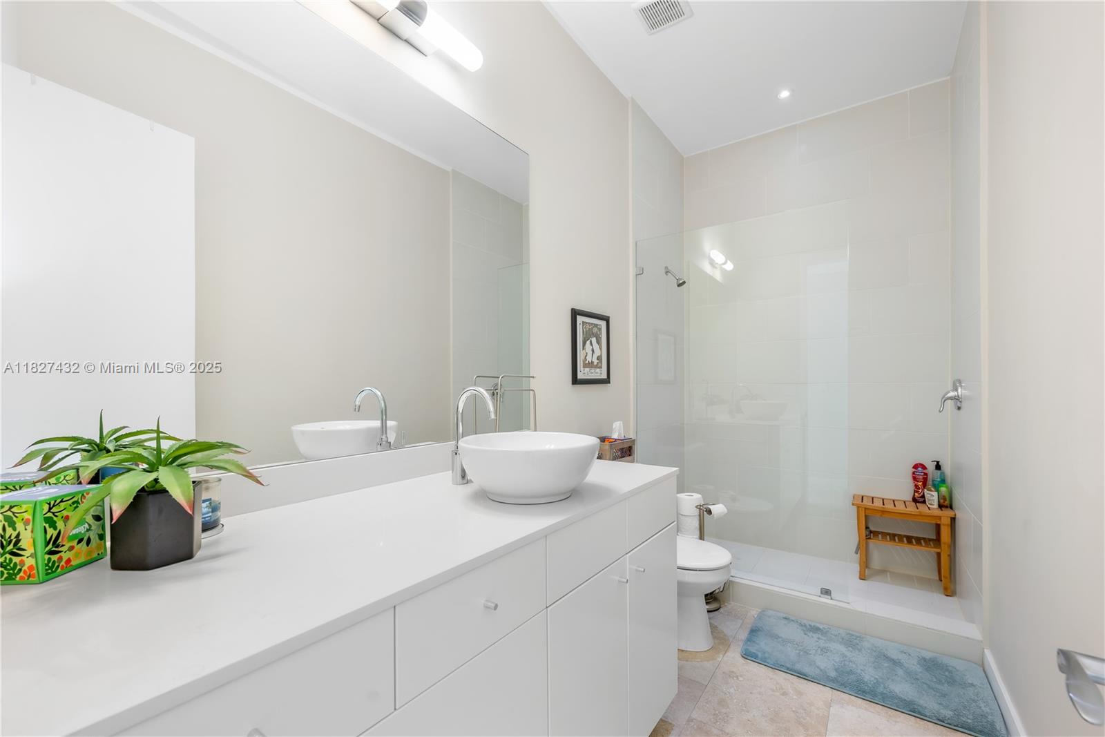 COUNTRY CLUB ESTATES SEC - Residential Lease