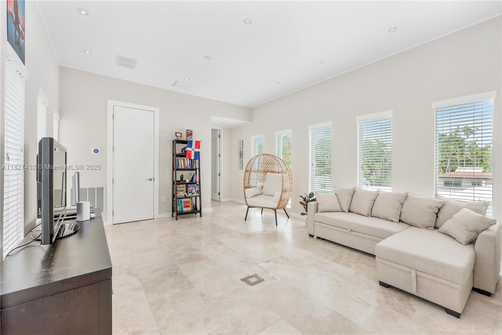 COUNTRY CLUB ESTATES SEC - Residential Lease