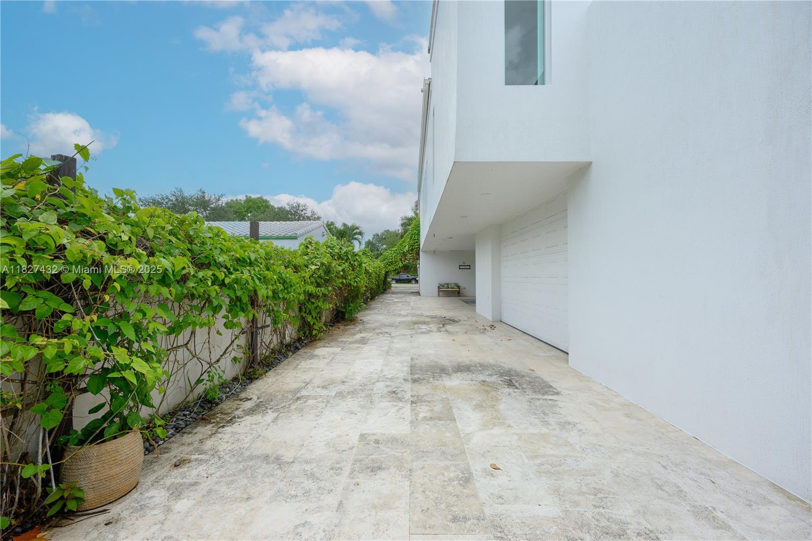 COUNTRY CLUB ESTATES SEC - Residential Lease