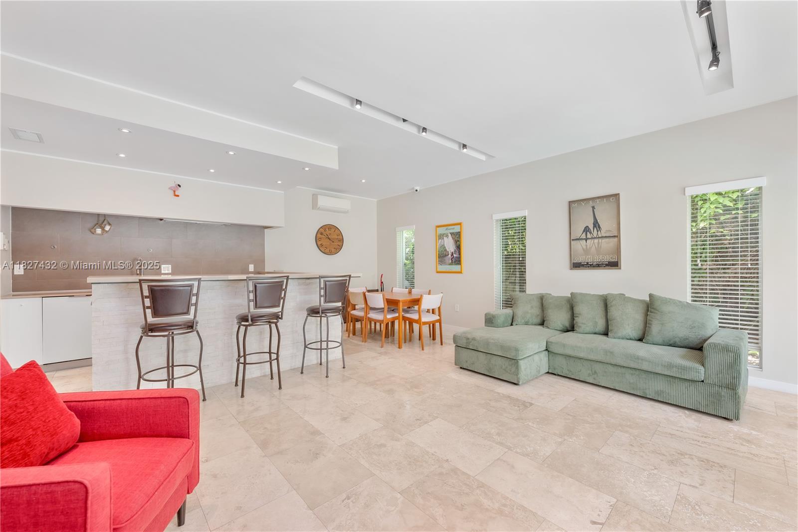 COUNTRY CLUB ESTATES SEC - Residential Lease