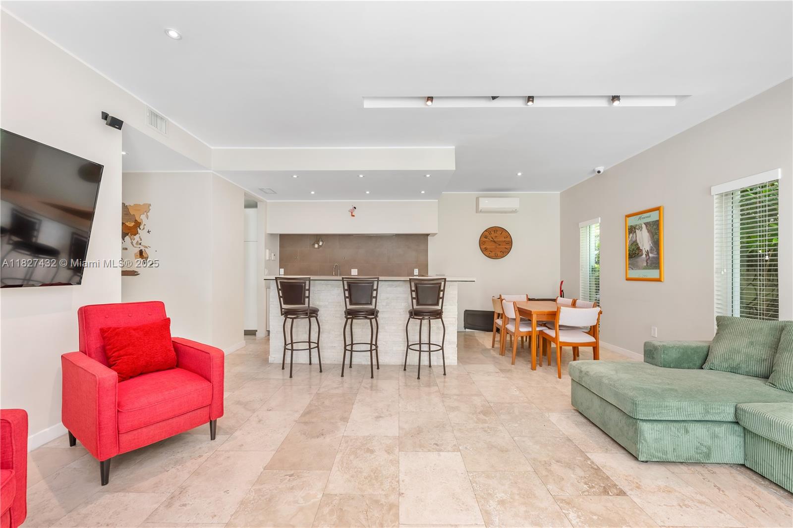 COUNTRY CLUB ESTATES SEC - Residential Lease