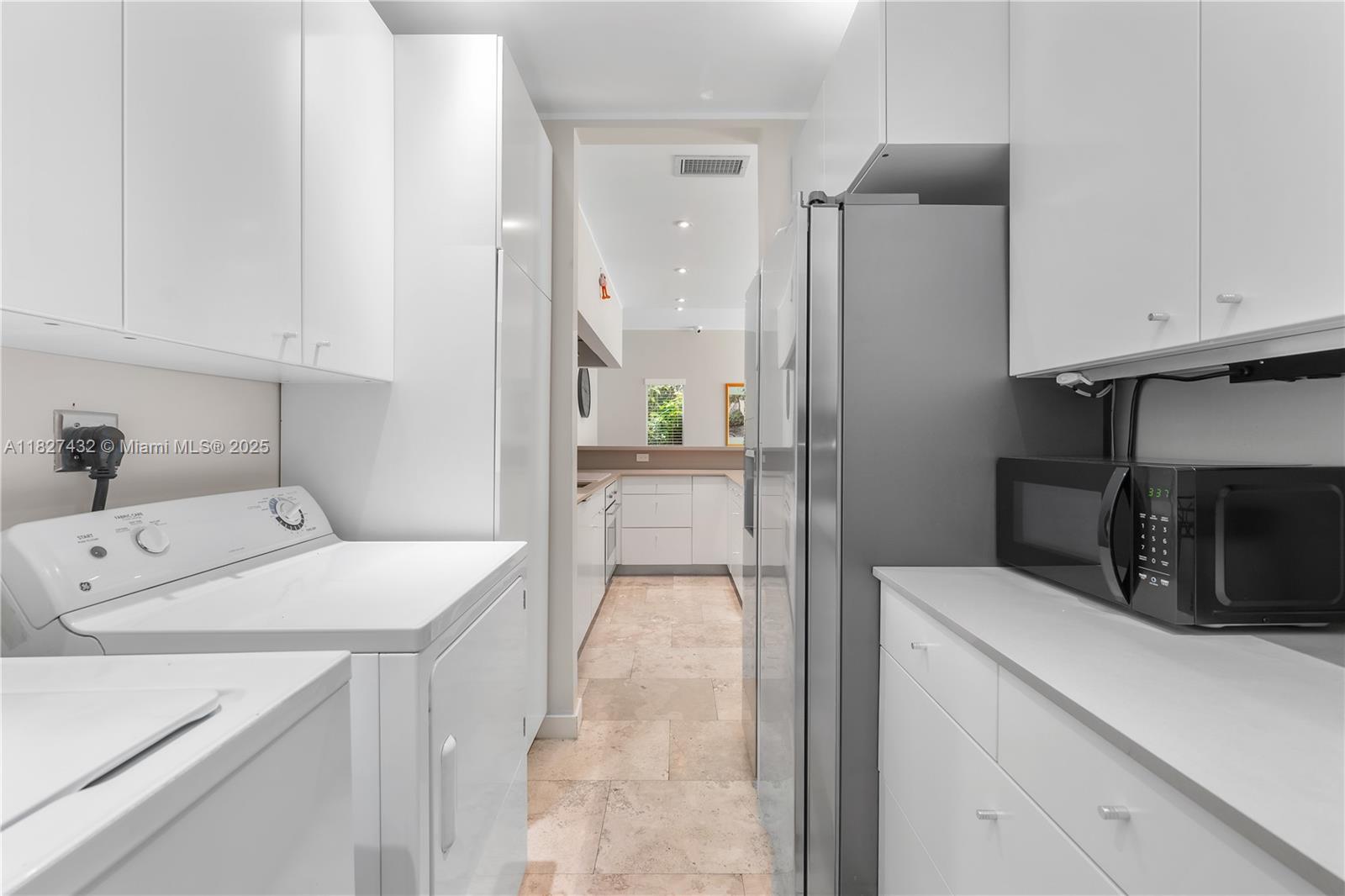 COUNTRY CLUB ESTATES SEC - Residential Lease