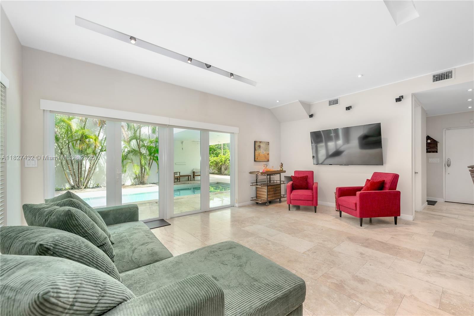 COUNTRY CLUB ESTATES SEC - Residential Lease