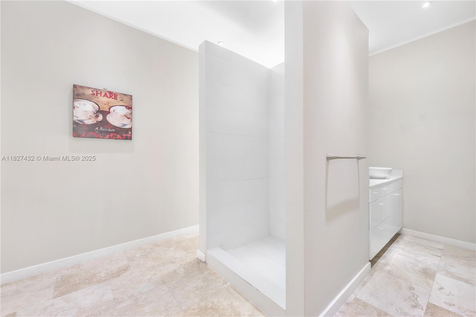 COUNTRY CLUB ESTATES SEC - Residential Lease