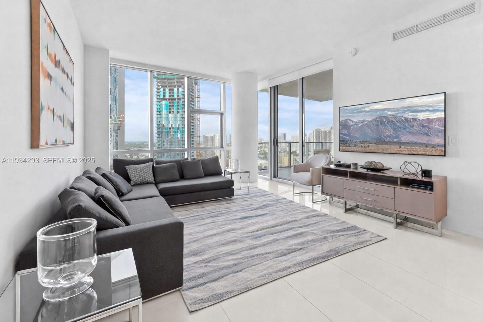 851 NE 1st Avenue 2601