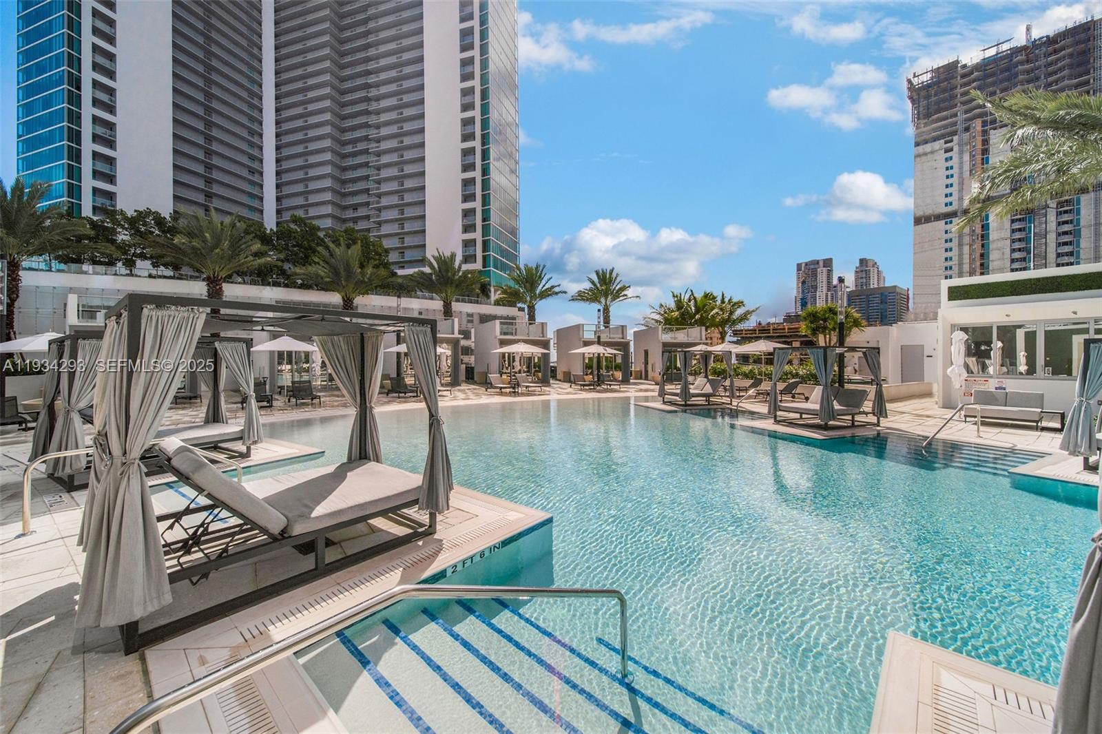 PARAMOUNT MIAMI WORLDCEN - Residential