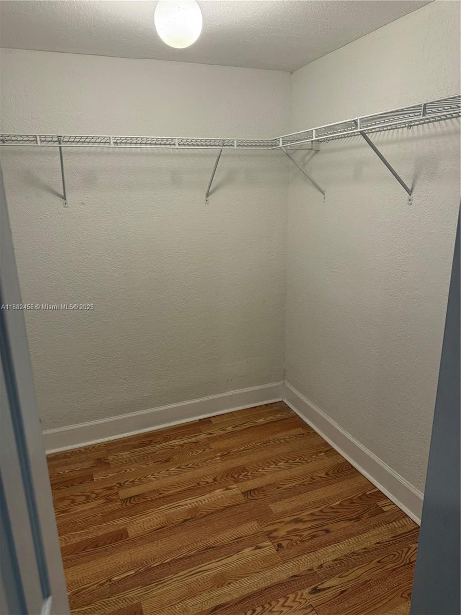 EVENING STAR CONDO - Residential Lease
