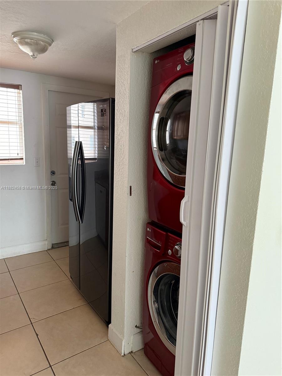 EVENING STAR CONDO - Residential Lease