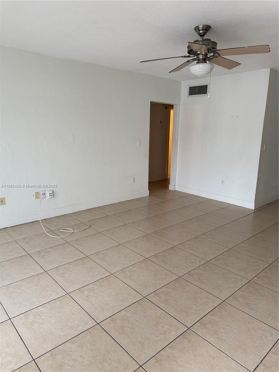 EVENING STAR CONDO - Residential Lease