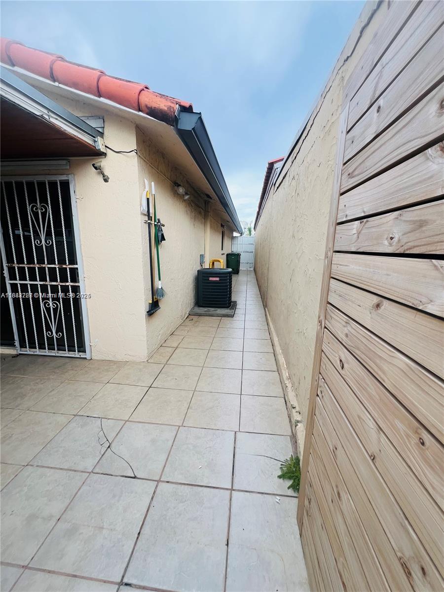 EL PRADO BY THE LAKE - Residential Lease