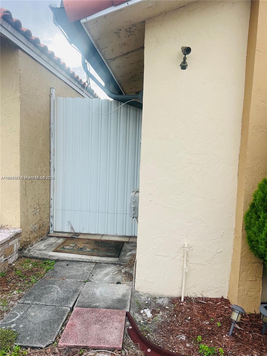 EL PRADO BY THE LAKE - Residential Lease
