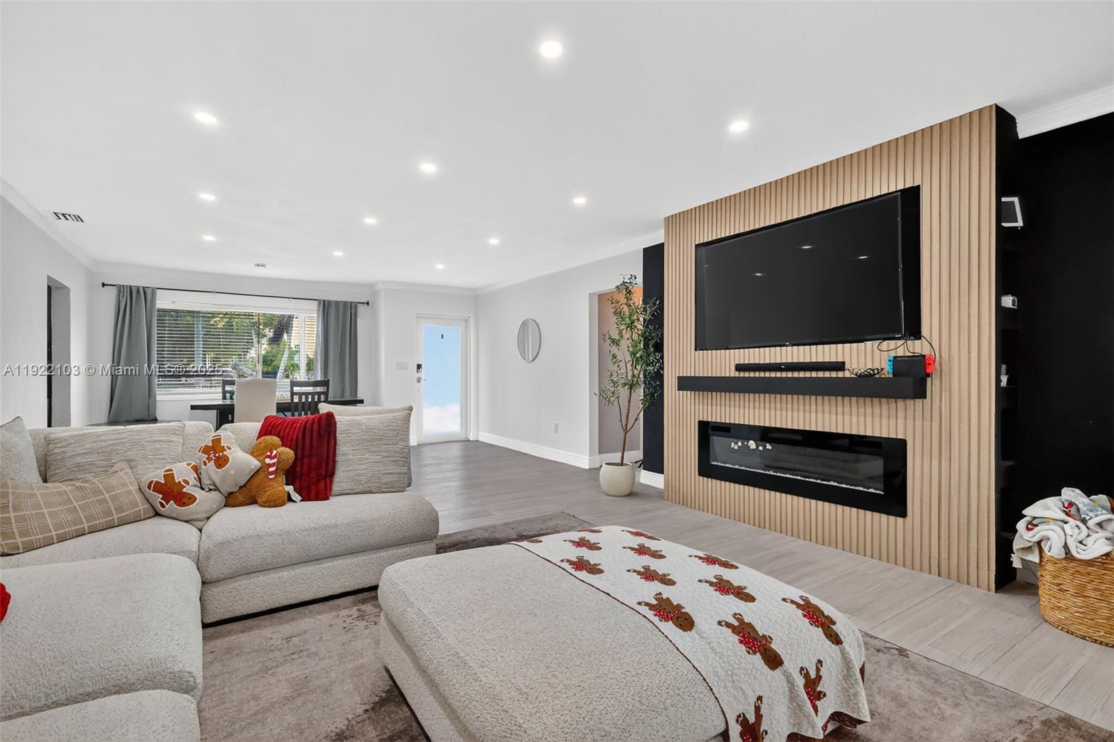 SCOTT LAKE MANOR SEC 5 - Residential Lease