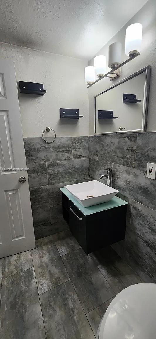 LITTLE RIVER GARDENS - Residential Lease